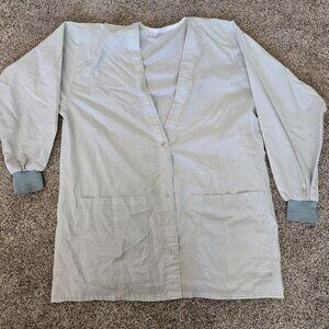 Long-sleeved lab coat